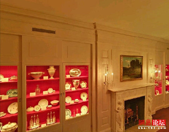 美国白宫内部照片曝光 瓷器室收藏中国名瓷