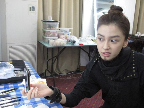 <em>Angelababy</em>奇葩搞怪照大全 活脱脱一个汉子【