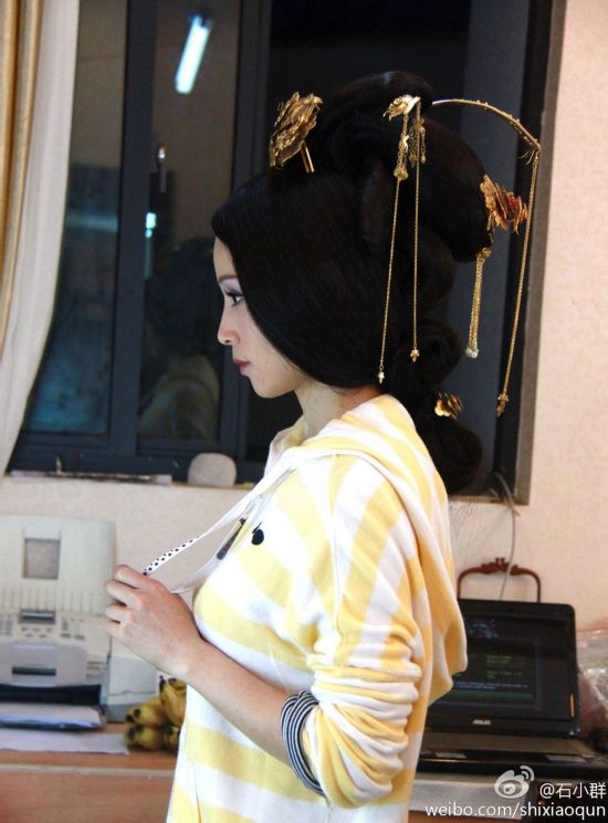 《风中奇缘》 刘诗诗半裸 上身与 彭于晏湿吻  抛