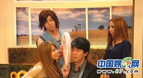 揭《康熙来了》搞笑高手背景 背影杀手曲家瑞