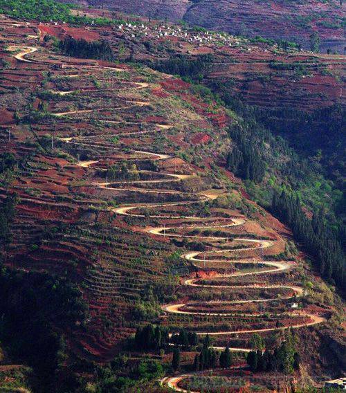 盘点国内八大惊险公路 体验心跳加速的感觉