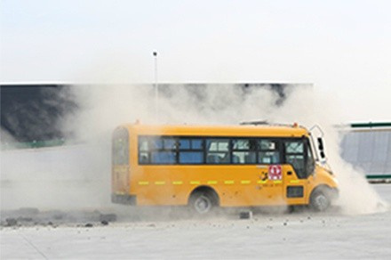 网曝田亮录节目遇车祸 车冒烟倒地昏厥(图)