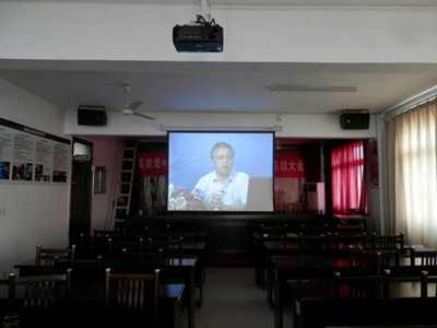 三山区三个及时做好远程教育站点设备更新估工