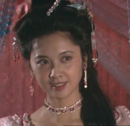 过气明星生活辛酸 变老变型还得走穴站台--人民