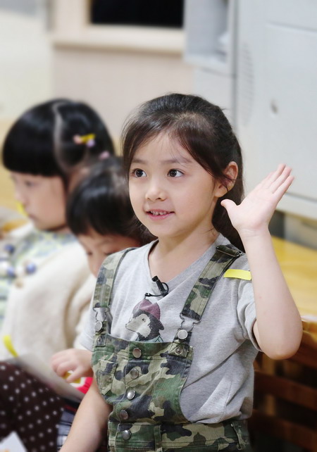 《一年级》家长助推孩子选班长 方式各异折射