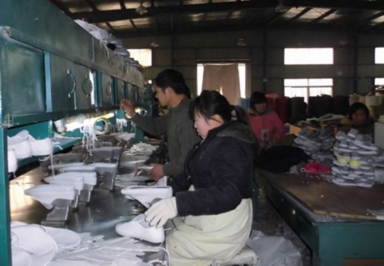 古河镇:适龄女劳力家门口赚外汇