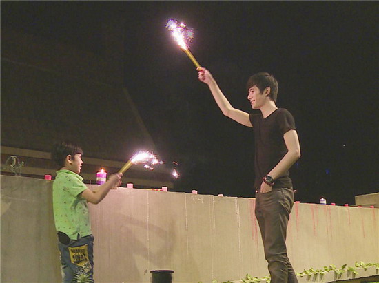 《一年级》以爱为轴心 发散温情唤醒集体共鸣