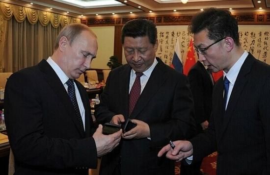 揭秘普京送习近平手机:俄国品牌 中国制造(图)