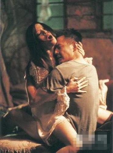 苍井空回日本当女优拍写真 盘明星大尺度床戏