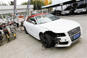 深圳一男子酒驾撞死人 带女伴回家大睡被抓(图