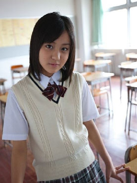 美女中日公交车上做争议引作业诱惑美体美女校服美女校服图片