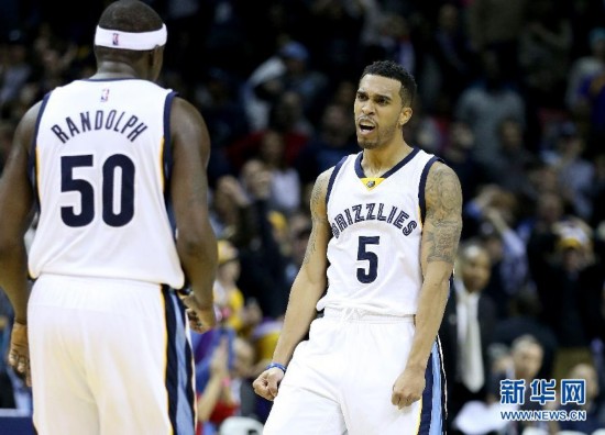 NBA常规赛湖人vs灰熊战报:科比变身打铁王(比