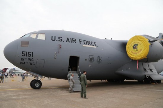 美俄大型运输机罕见聚首 运20电子系统优势明