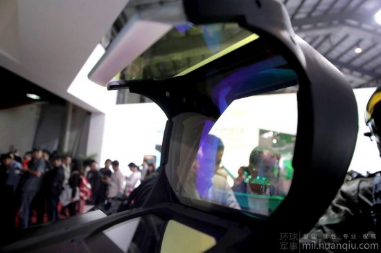 国产四代机概念座舱似F-35 科幻头盔亮相(图)