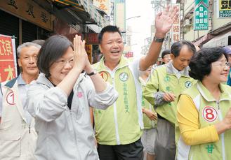 台湾选举竞选活动正式开跑 民进党从中部北伐