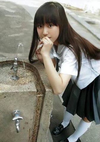 女神校服公交做作业走红看初中校服们谁最美2017招生宅后义乌美女图片
