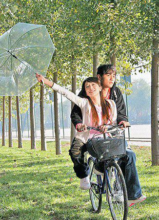 周杰伦首度公开恋情 回顾周董13任绯闻女友--人