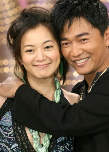 <em>姐姐妹妹站起来</em> 揭大小S姐妹团的坎坷情路【1