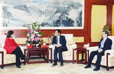 巴音朝鲁蒋超良会见汇丰银行有限公司副董事长