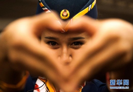 新疆动车动姐地里达尔:最美的风景在车里