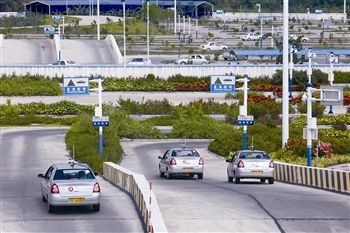 为把驾照揽入怀 三亚考场试真金