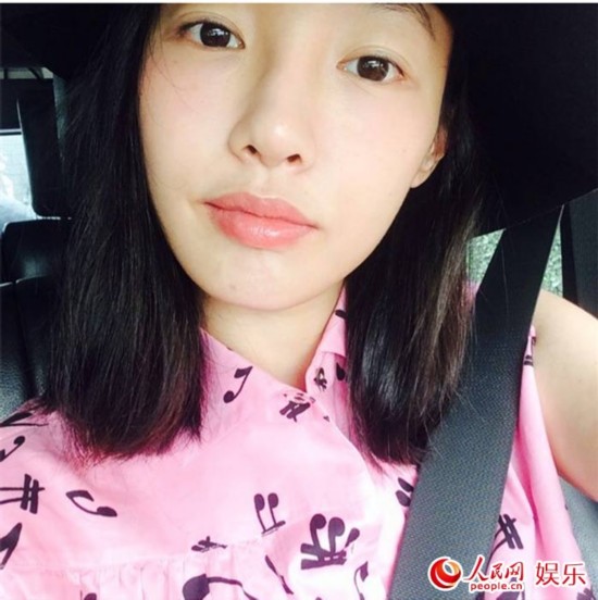 白百何素颜私房照大曝光 小妞玩转混搭时尚