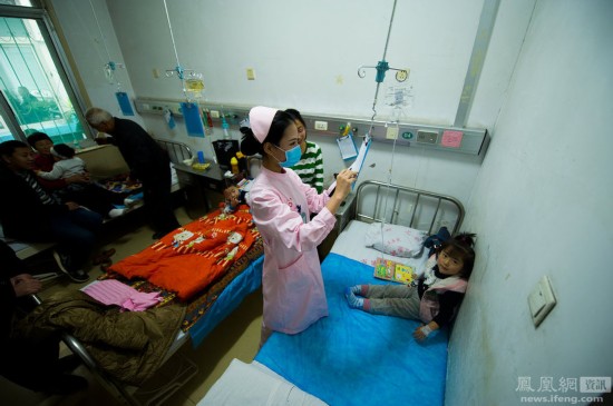 美女护士兼职模特的生活