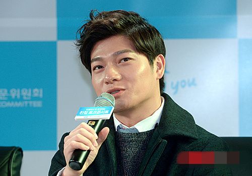 《非首脑会谈》张玉安现身活动 与粉丝频互动