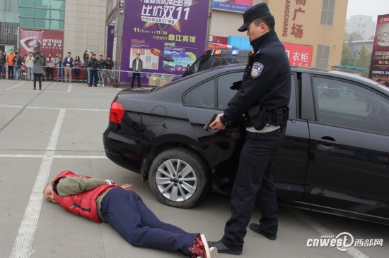 西安南大明宫发生砍人事件 原是公安防恐演习