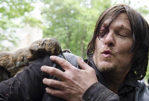 <em>行尸走肉</em>第五季7集:达里尔联合瑞克包抄医院 