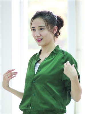 周笔畅谈上《一年级》当老师:我特别想生孩子