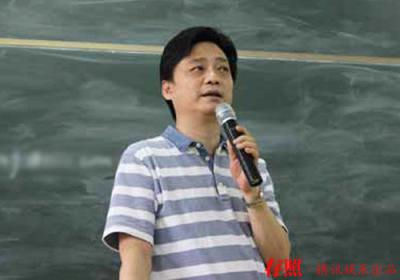 组图:崔永元离开央视 盘点当大学老师的明星们