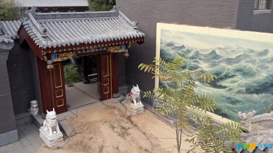 河南省濮阳市黄河东路上的谷俊山“将军府”的二道门。