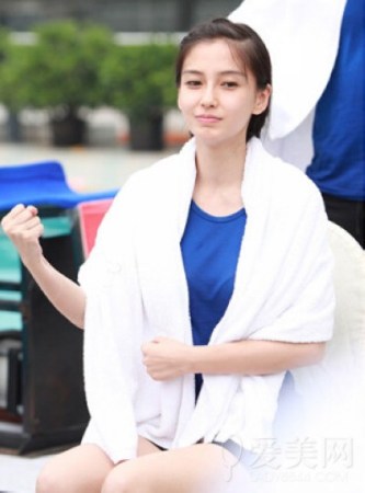 跑男Angelababy纯素颜出镜被批不如宋智孝--人