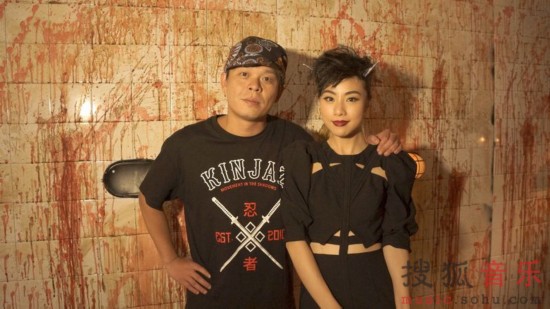 邓丽欣为新歌装精神失常 MV被评为三级影片