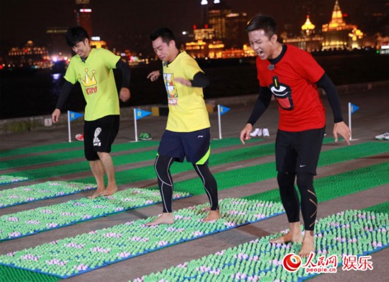 《<em>奔跑吧兄弟</em>》邓超变身 背叛者 泳池合照众人