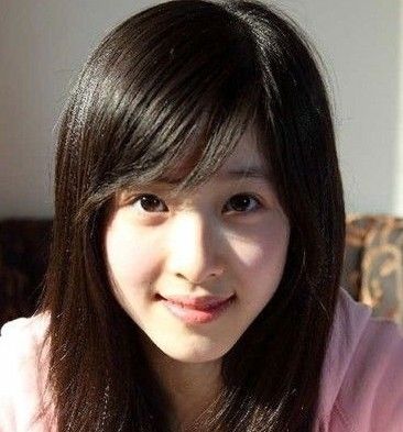 雪糕妹妹李炫臻获校花大赛冠军 PK奶茶妹妹谁