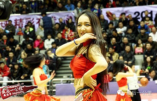 独家专访新疆篮球宝贝:爱激情怕走光