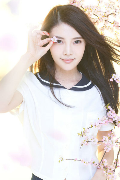 徐冬冬最新时尚大片 演绎亦纯亦媚游刃有余