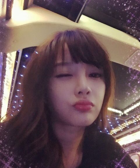 李小璐自拍皮肤好 性感丰唇诱惑十足(图)【2】