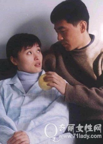 陈建斌晒金马奖杯李亚鹏点赞 前女友是校花12