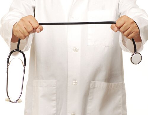 北京首例医生被控医疗事故:医生派实习医生酿