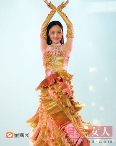 赵丽颖否认整形 网友扒出赵丽颖整容前照片(图