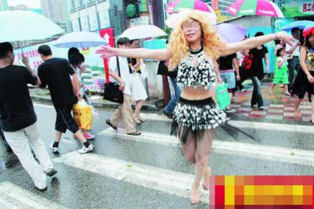 我项链两千多:女汉子ATM掐架完爆项链女 盘点