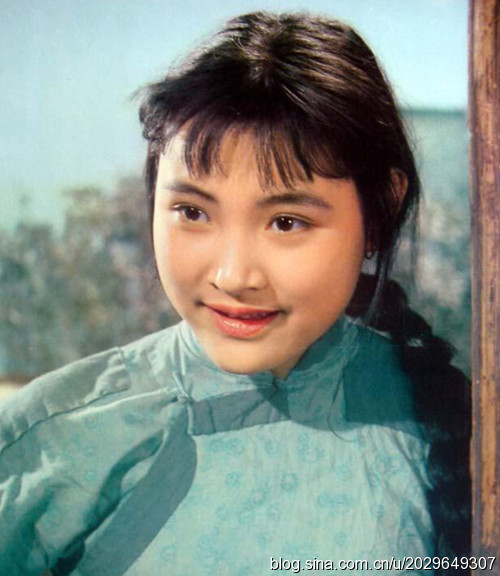 撕起来了!巩俐陈冲两大女王经典清纯性感照大