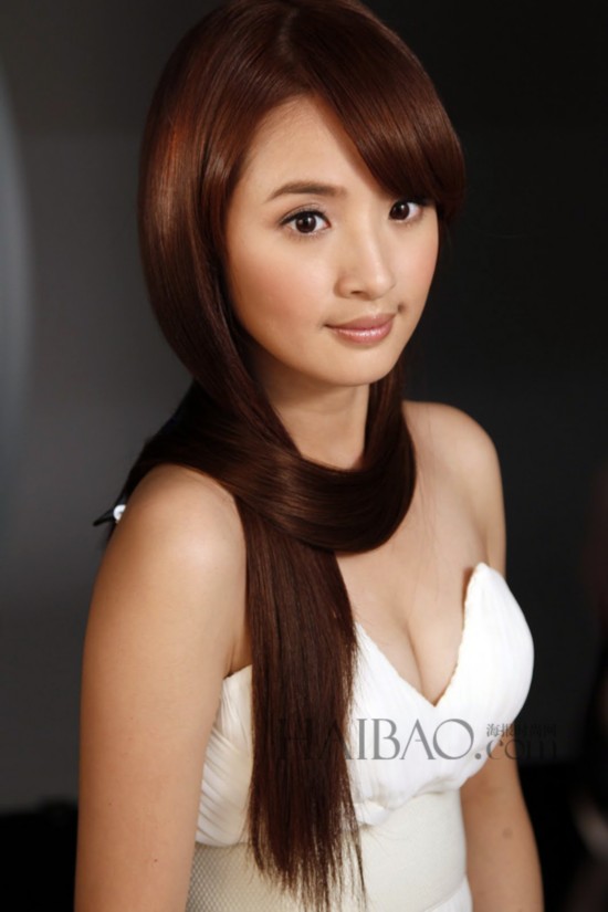 女星长发风情万种:<em>赵丽颖</em>青春高圆圆妩媚(图)-