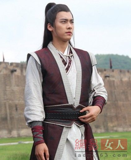 古装美男只能束发才好看 披头散发像丐帮?(图