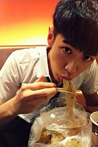 女星自拍暴露性格:赵丽颖李沁杨幂袁珊珊郭采