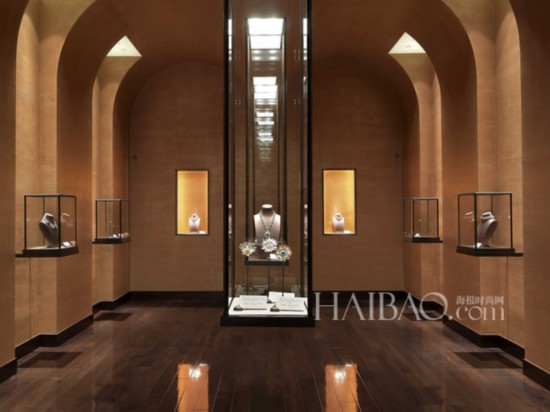  (Bulgari) ΪDOMVS֮ҡΪ (Bulgari) Ŷϵרչռ