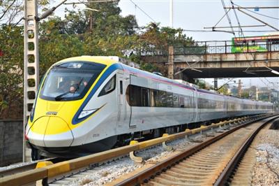 中國首次出口世界最高速米軌動車組